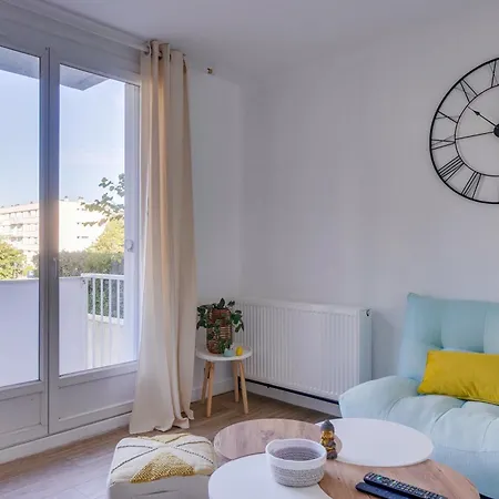 Fridhome Jacuzzi Parking Wifi Fibre 2min Tram Apartment *